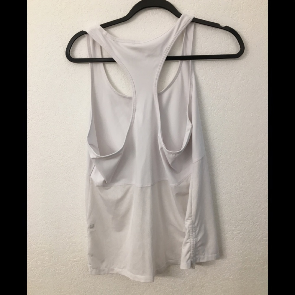 Fabletics white tank top size large - Picture 2 of 7